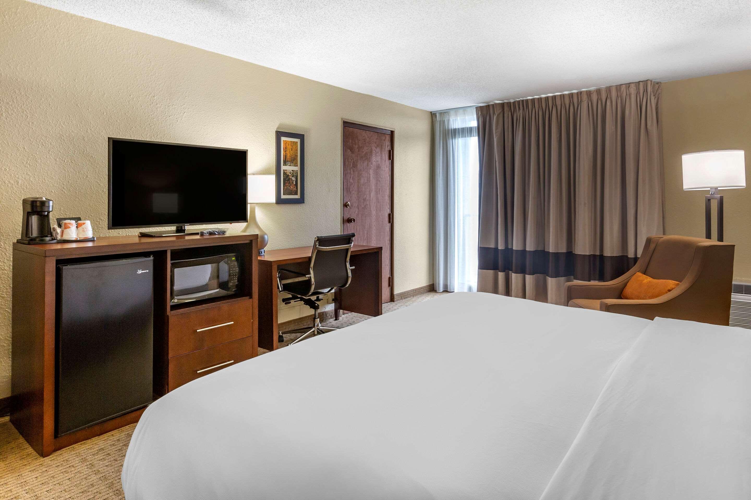 Comfort Inn&Suites near Danville Mall Extérieur photo