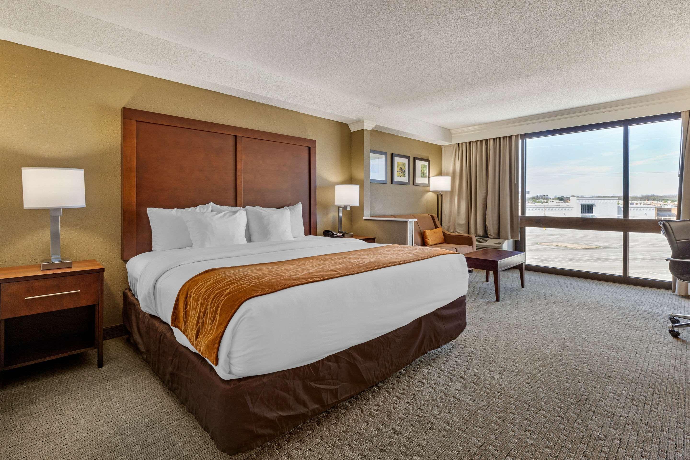 Comfort Inn&Suites near Danville Mall Extérieur photo