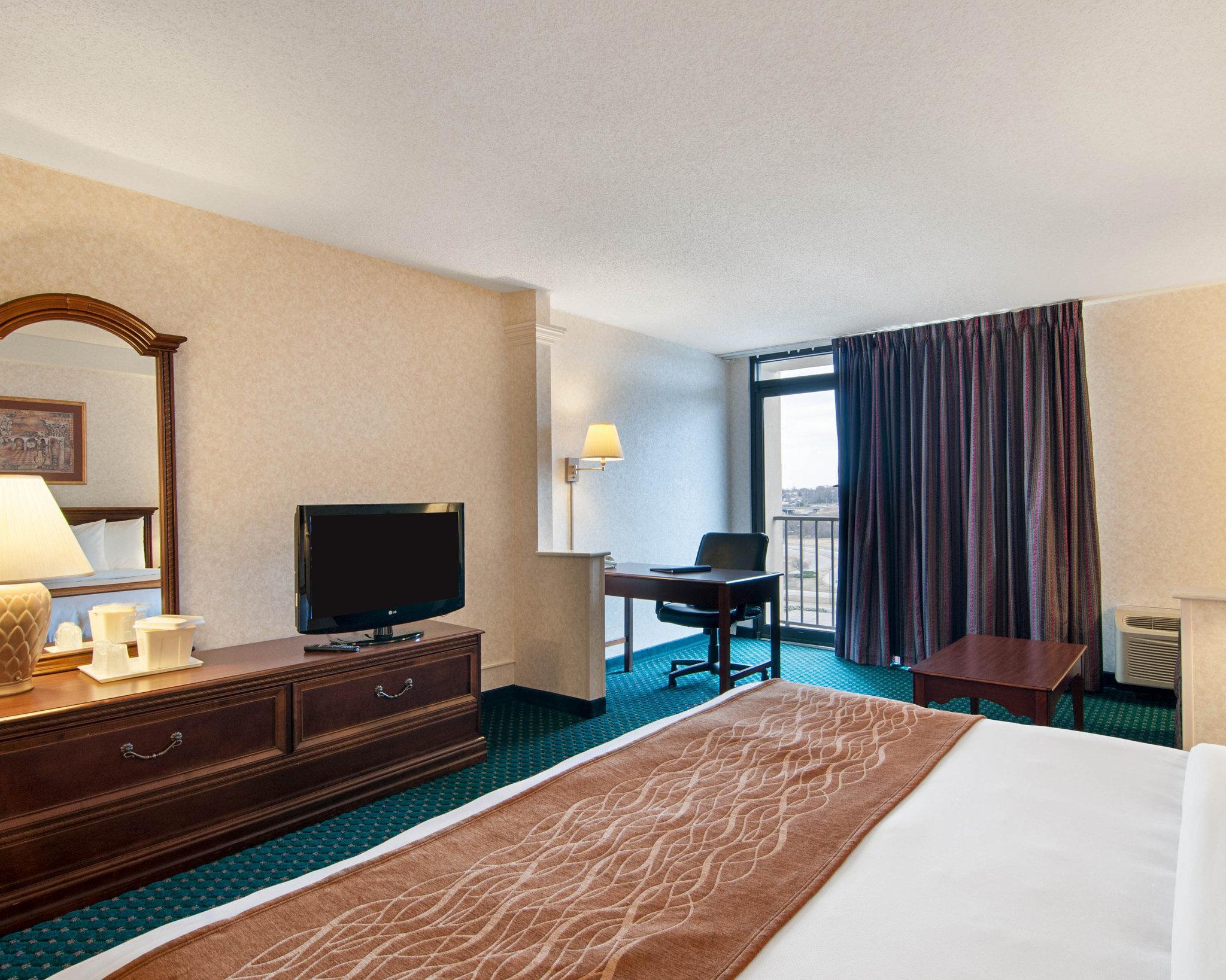 Comfort Inn&Suites near Danville Mall Extérieur photo