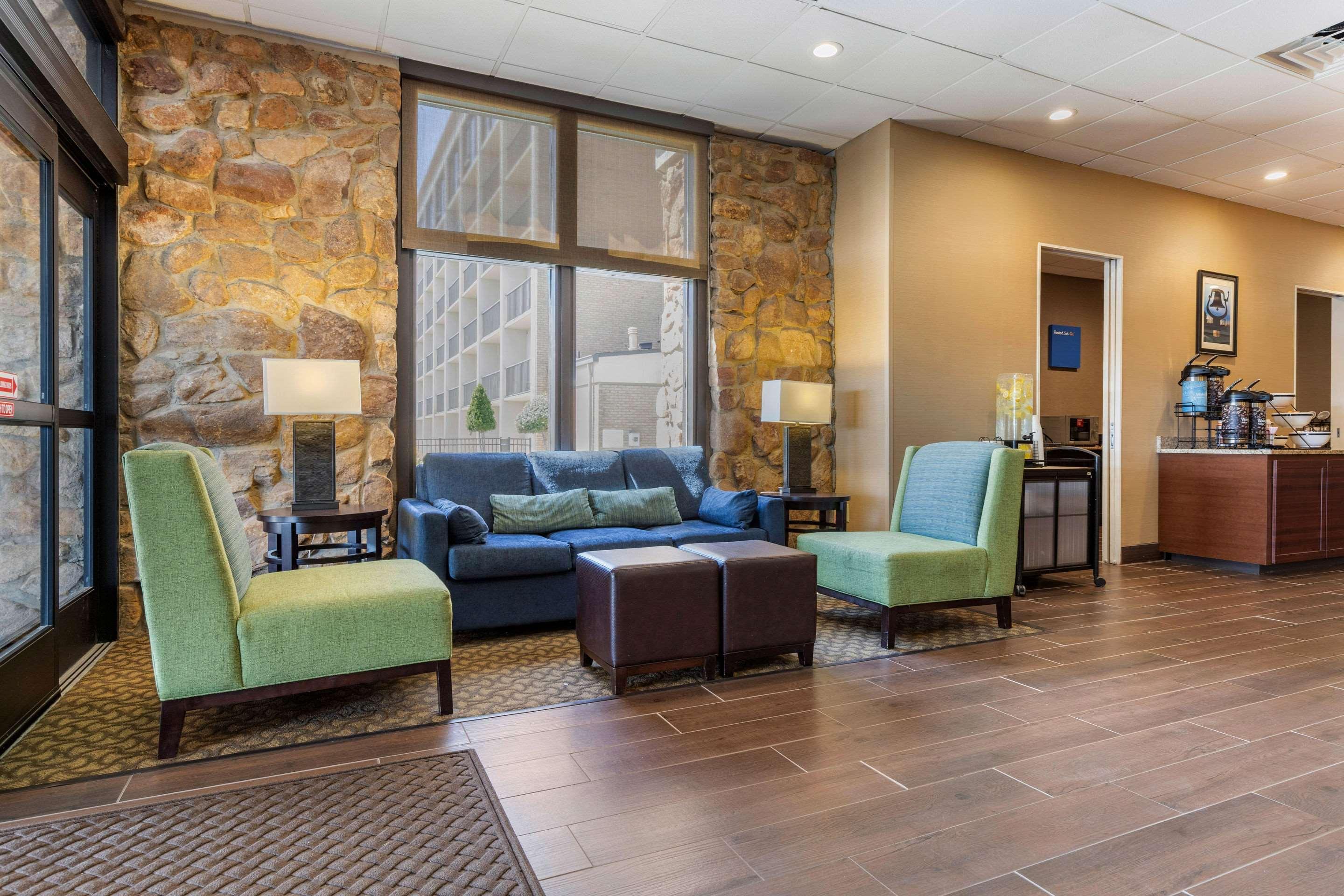 Comfort Inn&Suites near Danville Mall Extérieur photo
